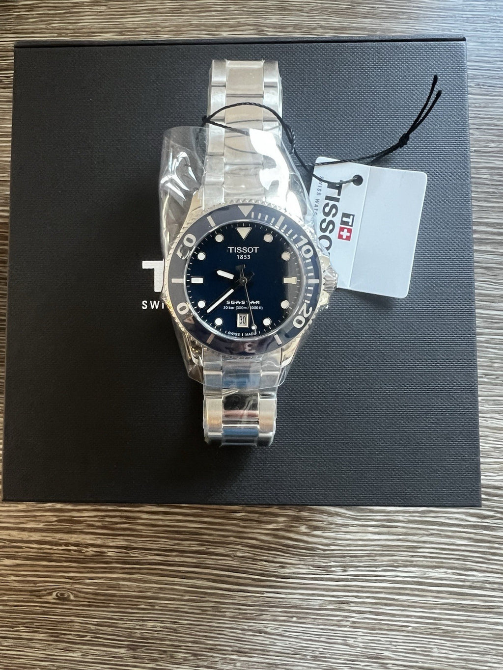Tissot Seastar 1000 Quartz T120.210.11.041.00 36mm BNIB Box & Papers