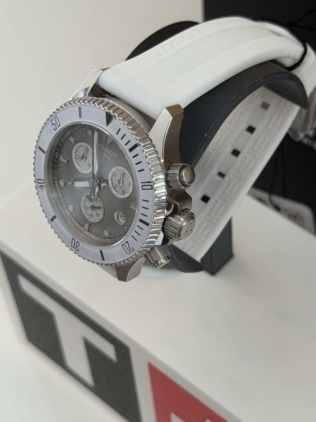 Tissot Seastar Chrono T120.217.17.011.00 38mm Grey Gradient Quartz BNIB 300M UK