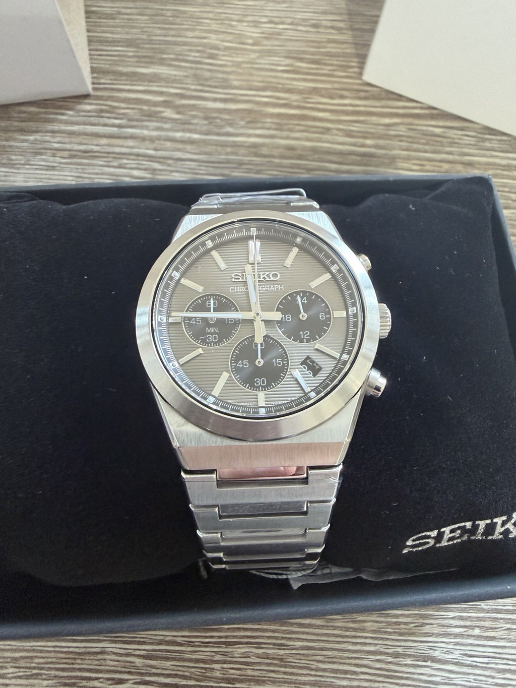 Seiko SSB455P1 Sports Chronograph Grey Dial Quartz Men's Watch 40mm BNIB - UK