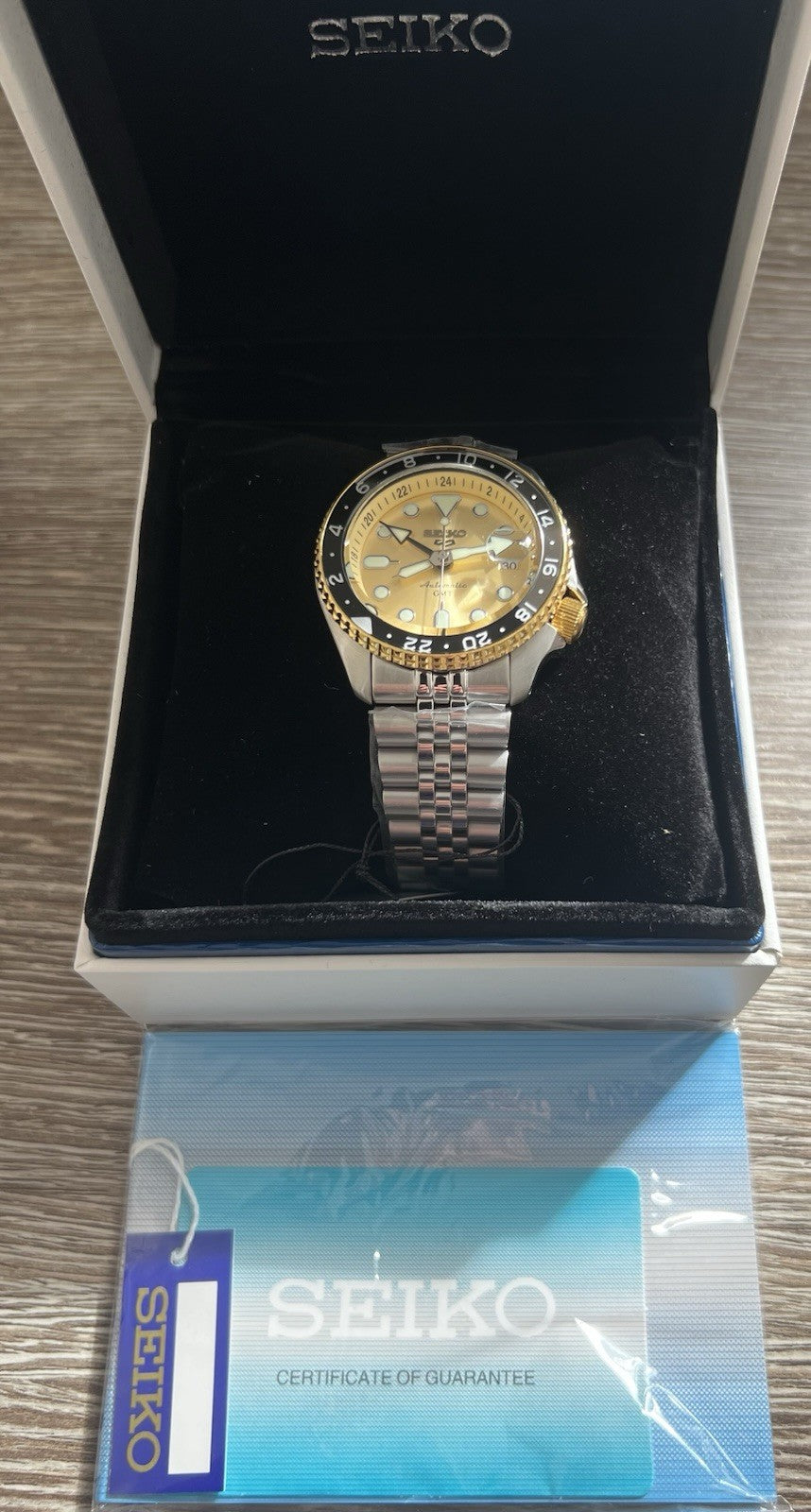 RARE Seiko 5 Sports GMT SSK044K1 70th Anniversary Ltd Edition Gold Mens Watch UK
