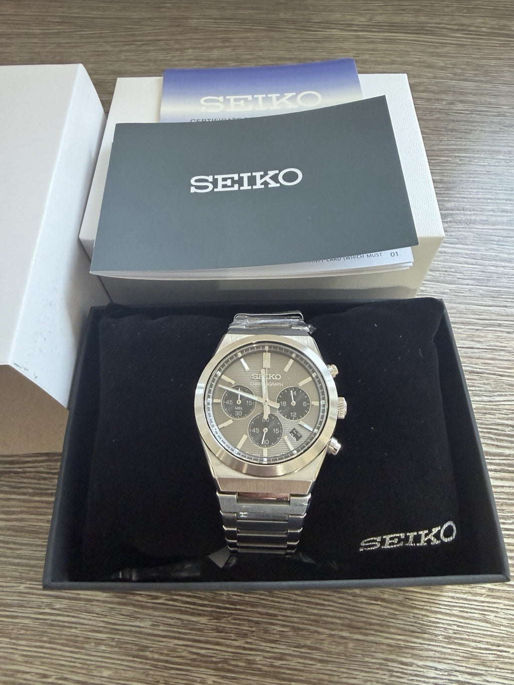 Seiko SSB455P1 Sports Chronograph Grey Dial Quartz Men's Watch 40mm BNIB - UK