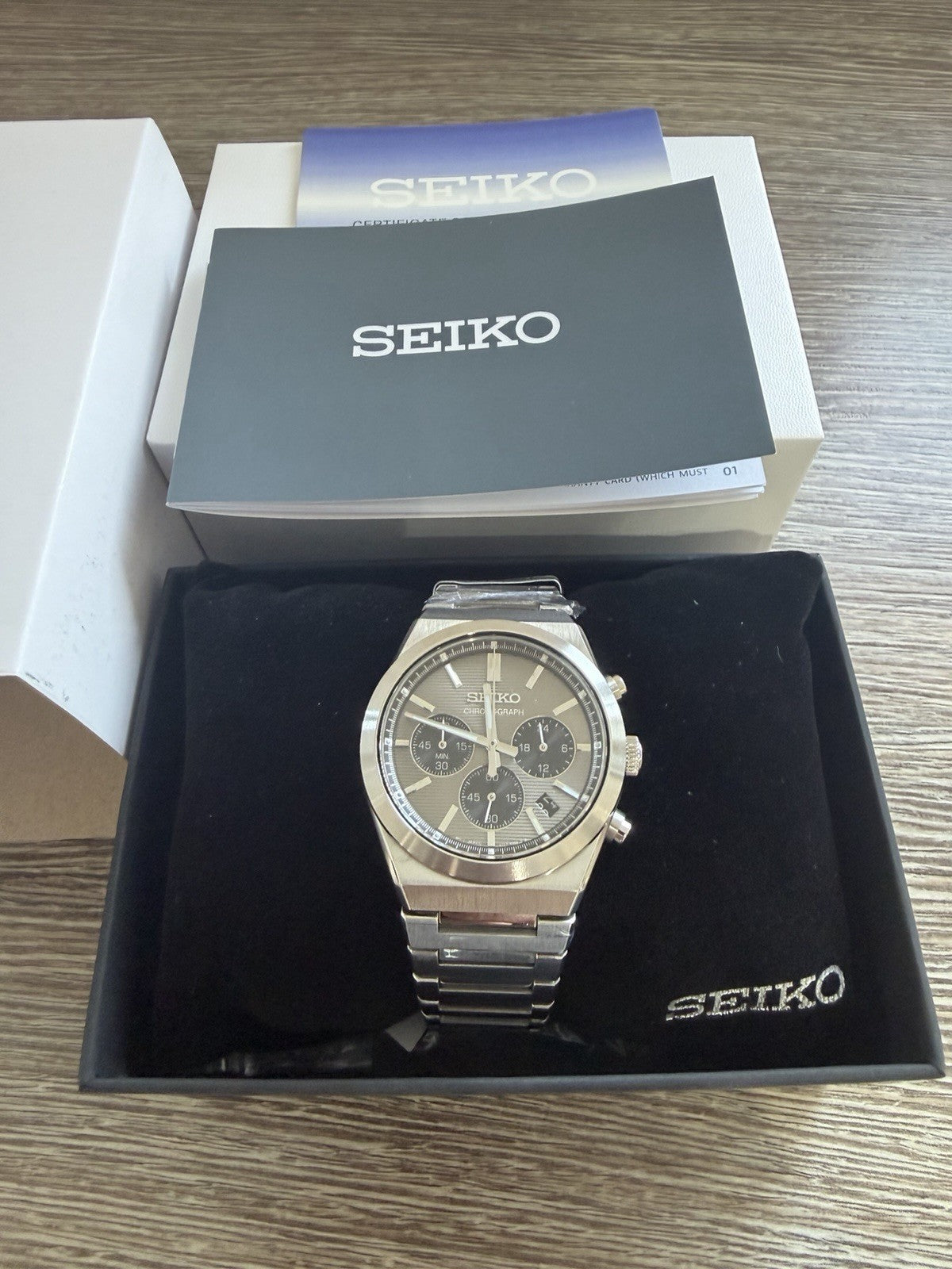 Seiko SSB455P1 Sports Chronograph Grey Dial Quartz Men's Watch 40mm BNIB - UK